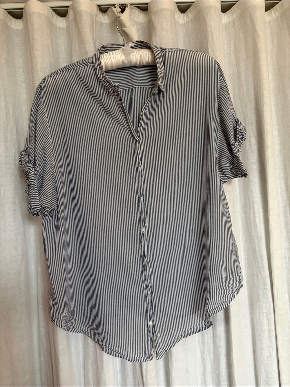 XiRENA Blue and White Vertical-Strip Button Down Shirt